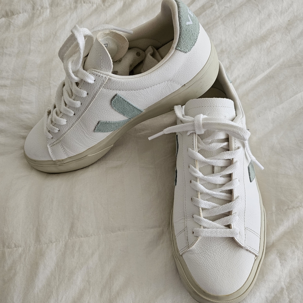 Like new, worn twice Veja Shoes